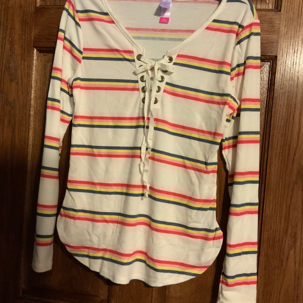 No Boundaries long sleeve top